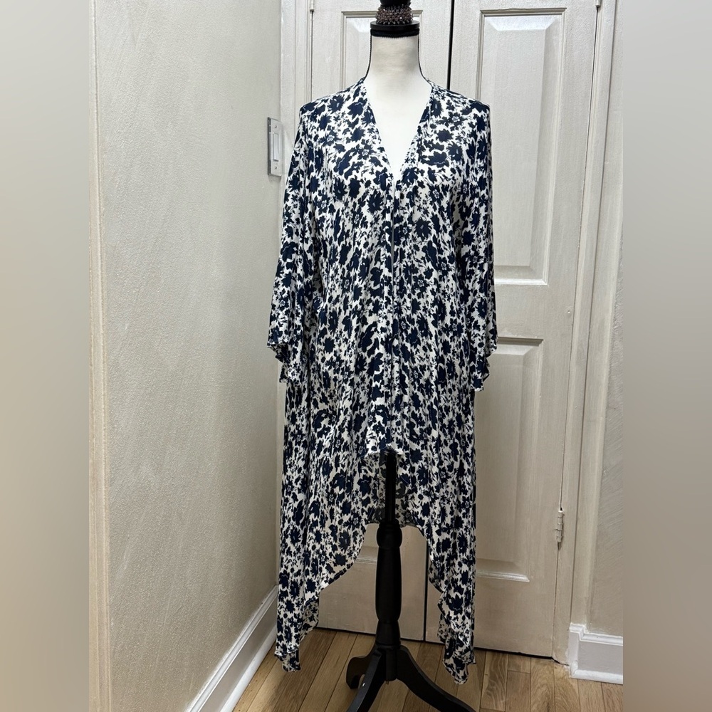 Lucky Brand OneSize Floral Print White/Navy Blue Kimono Style Lagenlook Cardigan